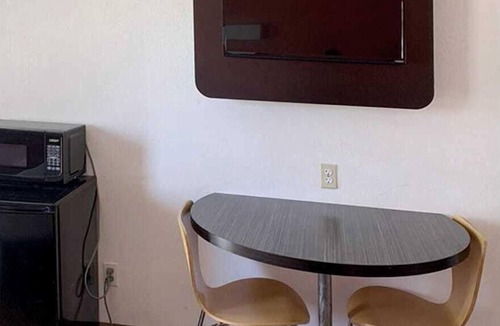 Cameron Hotel | Motel 6 Cameron, MO