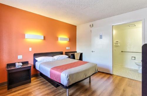 Campbell Hotel | Motel 6-Campbell, CA - San Jose