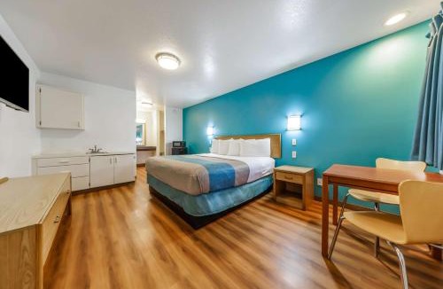 Canby Hotel | Motel 6-Canby, OR