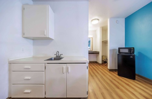 Canby Hotel | Motel 6 Canby, OR