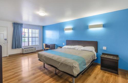 Canton Hotel | Motel 6-Canton, TX