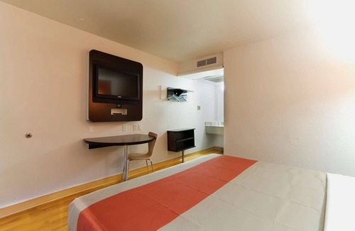 Capitol Heights Hotel | Motel 6 Capitol Heights, MD - Washington