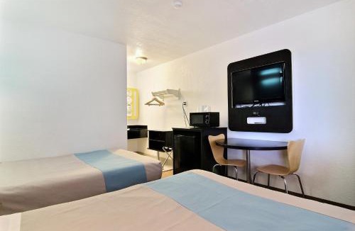 Carlsbad Hotel | Motel 6-Carlsbad, NM
