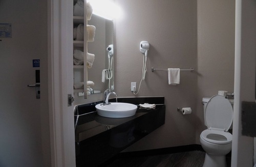 Caseyville Hotel | Motel 6 Caseyville, IL - Caseyville Il