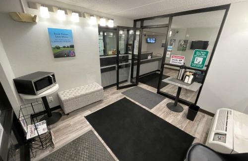 Cedar Rapids Hotel | Motel 6-Cedar Rapids, IA