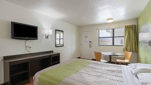 Tyner Hotel | Motel 6 Chattanooga, TN