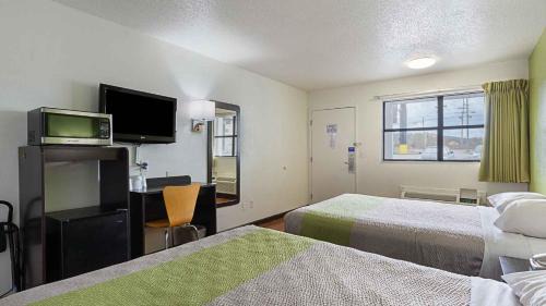 Tyner Hotel | Motel 6 Chattanooga, TN