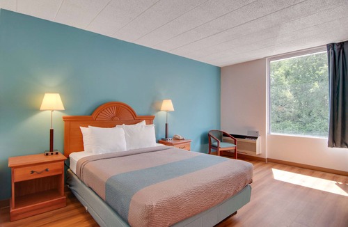 Clarion Hotel | Motel 6 Clarion, PA