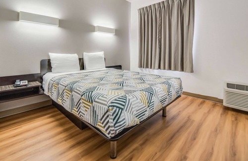 Cleburne Hotel | Motel 6 Cleburne, TX