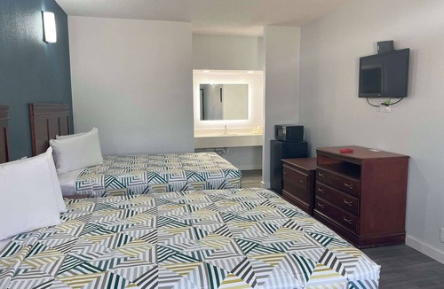 Cleveland Hotel | Motel 6 Cleveland, MS - Delta State University