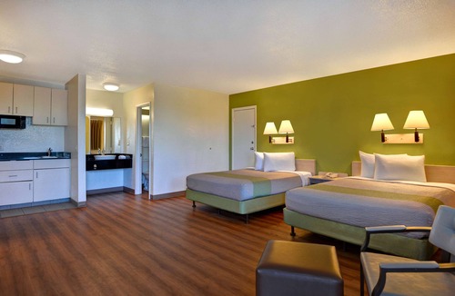 Cocoa Beach Hotel | Motel 6 Cocoa Beach, FL