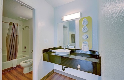 Cocoa Beach Hotel | Motel 6 Cocoa Beach, FL