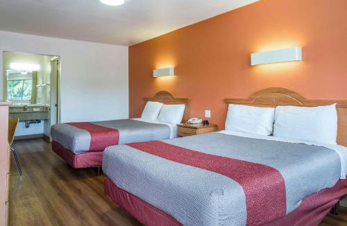 Concord Hotel | Motel 6-Concord, CA