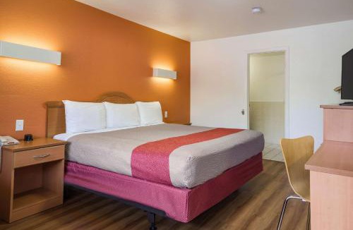 Concord Hotel | Motel 6-Concord, CA