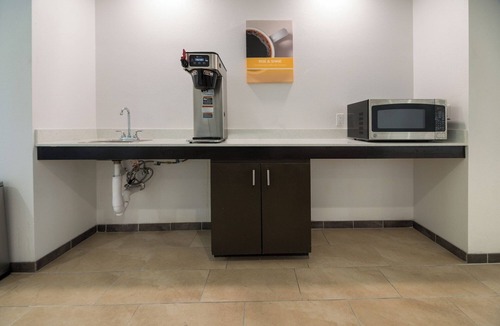 South Side Hotel | Motel 6 Corpus Christi, TX