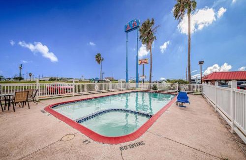 Northwest Corpus Christi Hotel | Motel 6 Corpus Christi, TX - North
