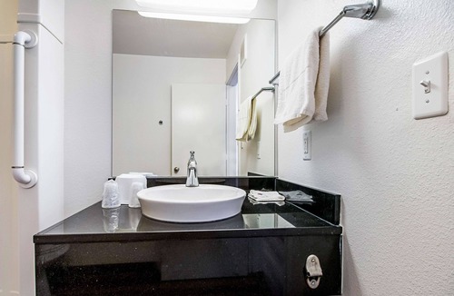 Central City Hotel | Motel 6 Corpus Christi, TX - Northwest