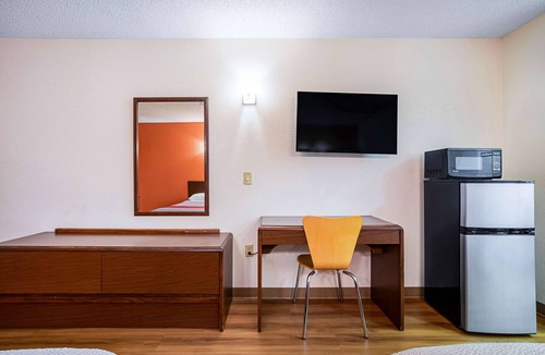 Covington Hotel | Motel 6 Covington, TN