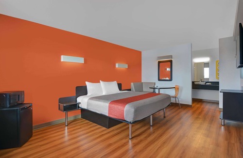 Cutler Bay Hotel | Motel 6 Cutler Bay, FL