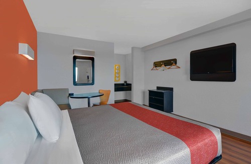 Cutler Bay Hotel | Motel 6 Cutler Bay, FL