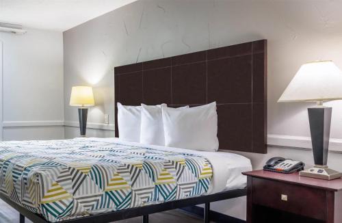 Dallas Design District Hotel | Motel 6 Dallas TX Downtown