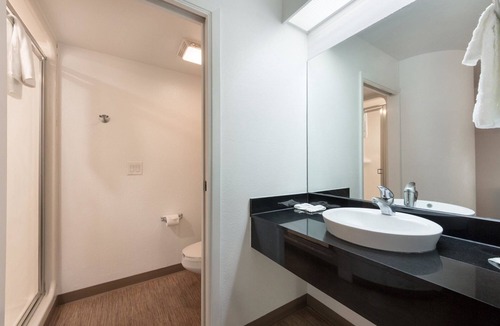Lake Highlands Hotel | Motel 6 Dallas, TX - Northeast