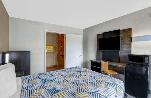 Dalton Hotel | Motel 6-Dalton, GA