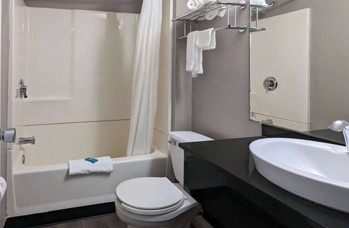 Danvers Hotel | Motel 6 Danvers, MA - Boston North