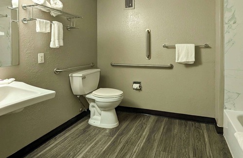 Danvers Hotel | Motel 6 Danvers, MA - Boston North