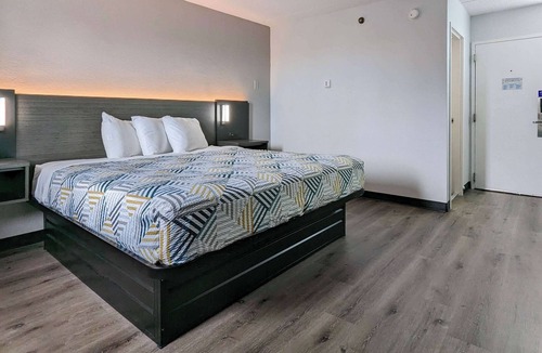 Danvers Hotel | Motel 6 Danvers, MA - Boston North