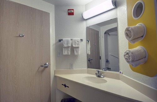 Denison Hotel | Motel 6 Denison, TX