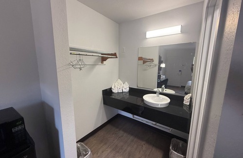 Berwick Hotel | Motel 6 Des Moines, IA - North