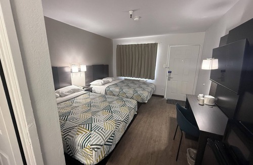 Berwick Hotel | Motel 6 Des Moines, IA - North
