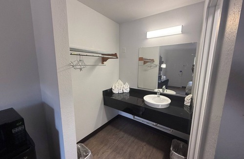 Berwick Hotel | Motel 6 Des Moines, IA - North