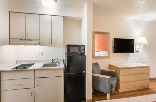 Dothan Hotel | Motel 6 Dothan, AL