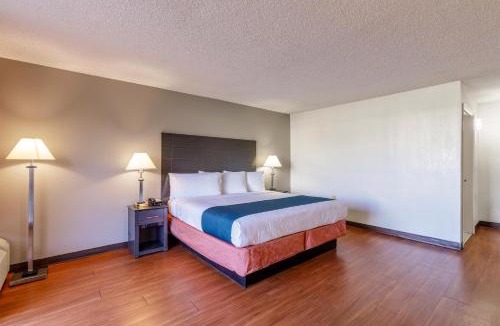 Montclair Hotel | Motel 6-Dumfries, VA