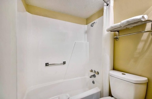 Effingham Hotel | Motel 6 Effingham, IL