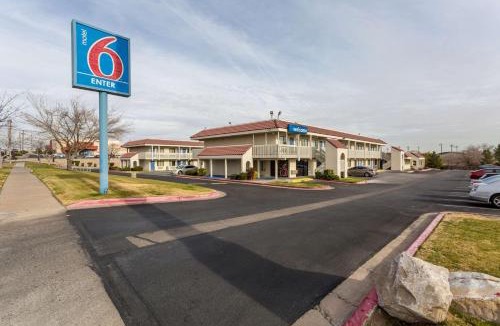 Biggs Field Hotel | Motel 6-El Paso, TX - East