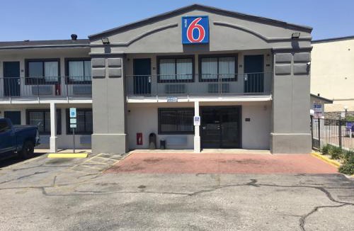 El Paso Hotel | Motel 6-El Paso, TX - West