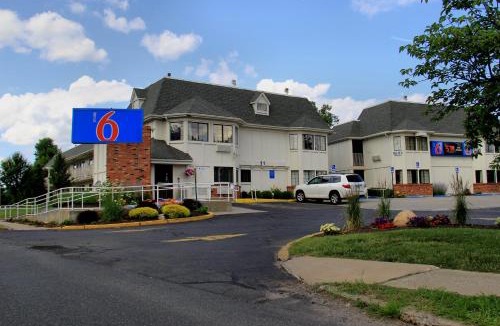 Enfield Hotel | Motel 6-Enfield, CT - Hartford