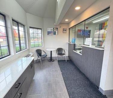 Enfield Hotel | Motel 6-Enfield, CT - Hartford