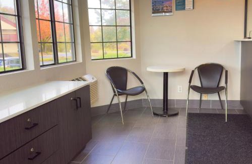 Enfield Hotel | Motel 6-Enfield, CT - Hartford