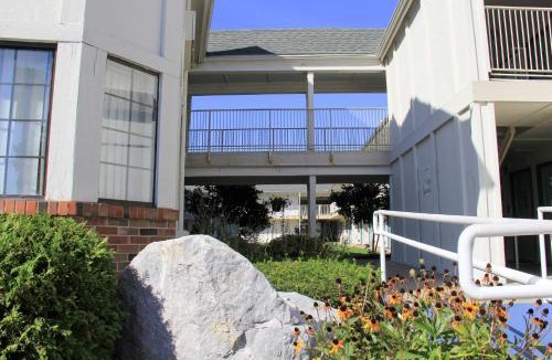 Enfield Hotel | Motel 6-Enfield, CT - Hartford