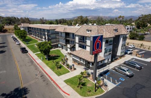 Central Escondido Hotel | Motel 6-Escondido, CA