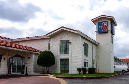 Euless Hotel | Motel 6-Euless, TX - DFW West