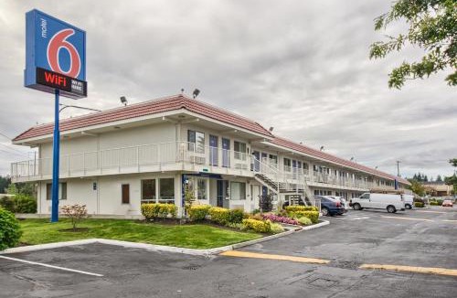 Paine Field-Lake Stickney Hotel | Motel 6-Everett, WA - South