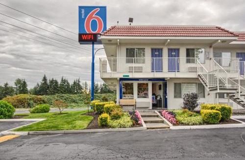 Paine Field-Lake Stickney Hotel | Motel 6-Everett, WA - South