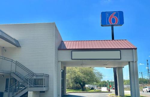 Forrest City Hotel | Motel 6 Forrest City AR