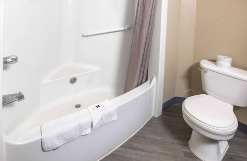 Fort Lupton Hotel | Motel 6 Fort Lupton, CO