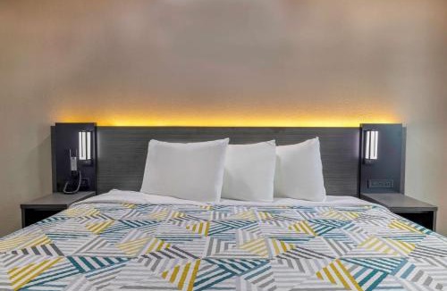 Fort Worth Hotel | Motel 6-Fort Worth, TX - Burleson